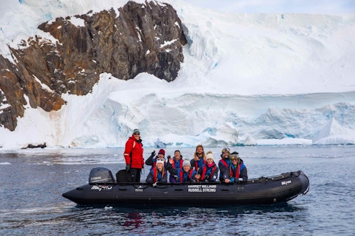 Zodiac-Cruising, Curtis Bay, Antarctica, Pia Harboure