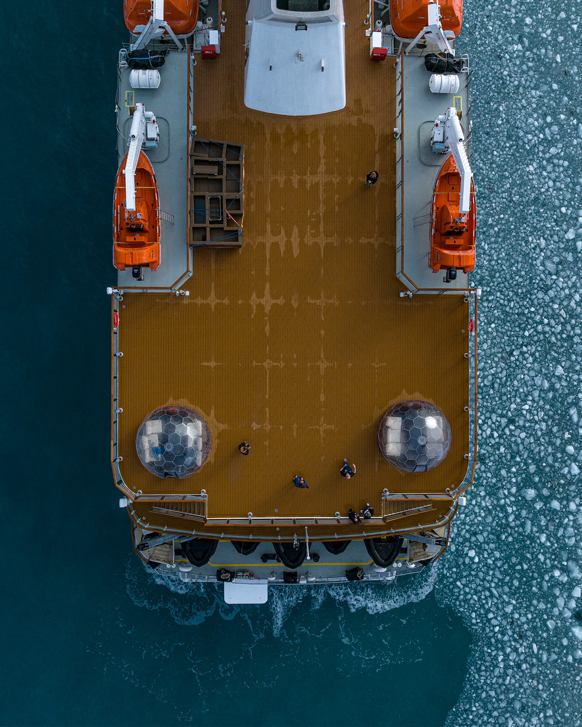 The stern of the Greg Mortimer from above