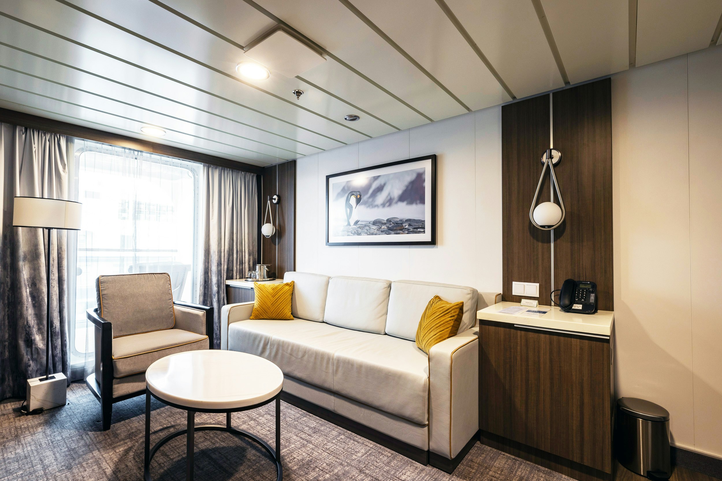 Junior Suite Lounge