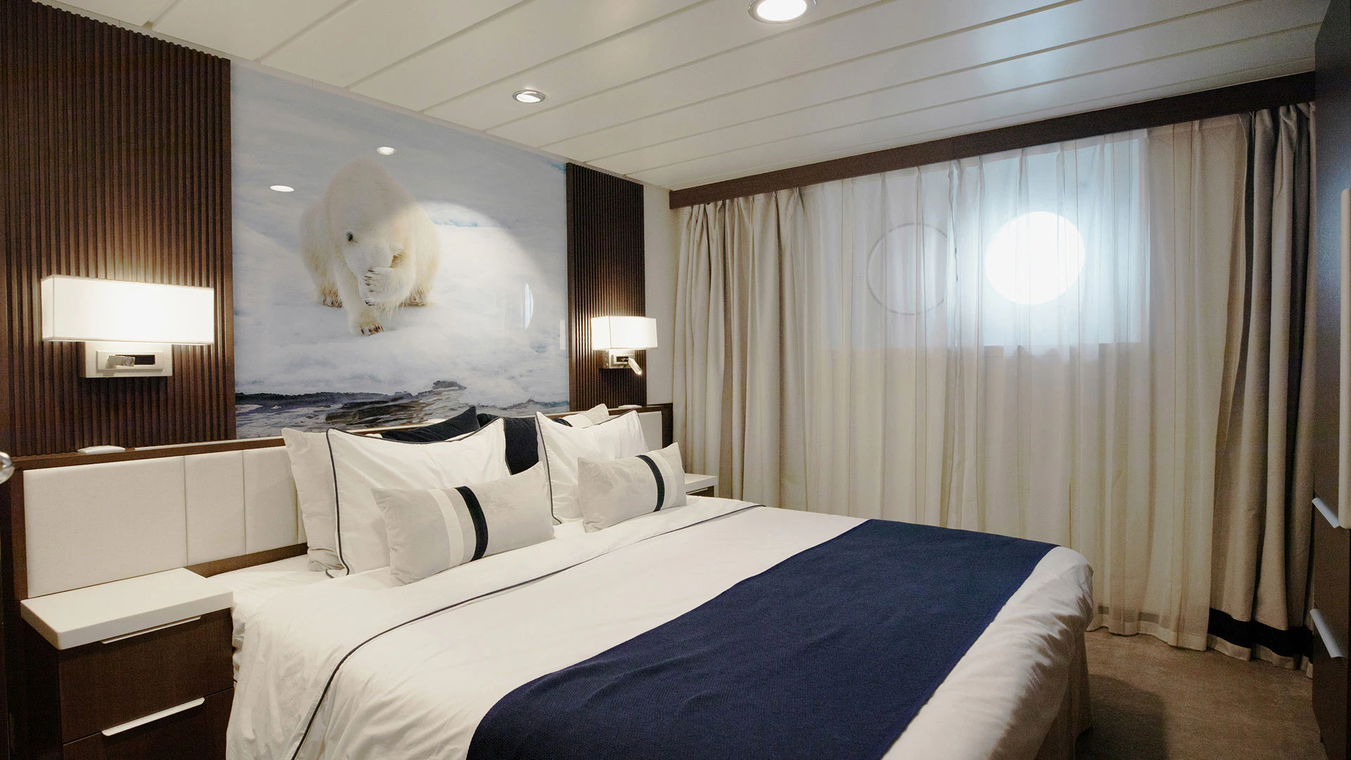 DM Aurora Stateroom Twin Share