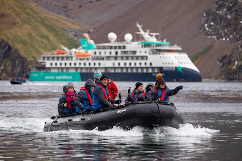 Godthul, South Georgia, Pia Harboure