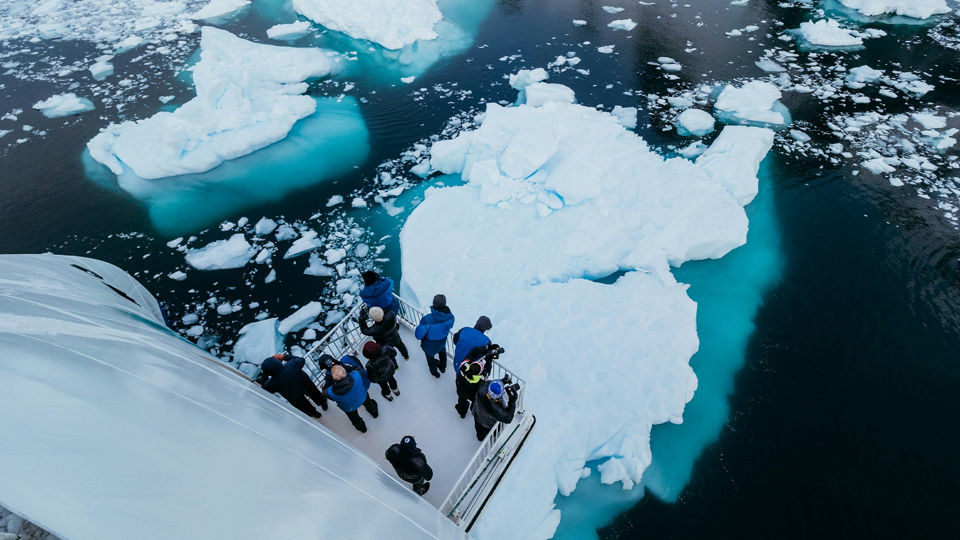 viewing-platform-greg-mortimer-antarctica